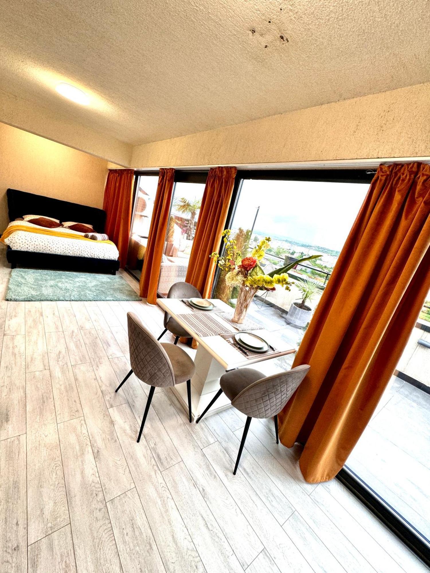 Apartamento Penthouse Exclusive View , Iasi Exterior foto