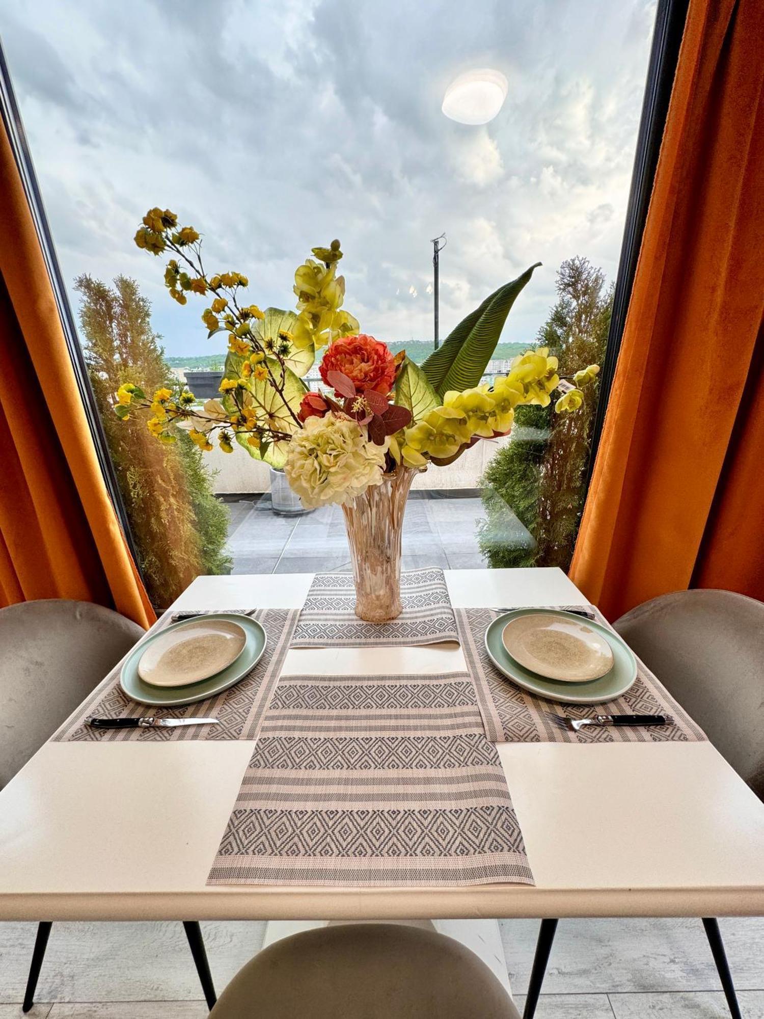 Apartamento Penthouse Exclusive View , Iasi Exterior foto